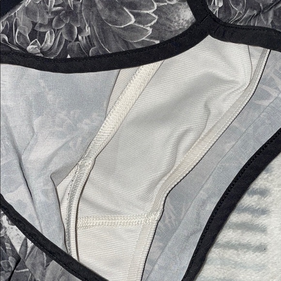 Lululemon Run Times Shorts - Picture 7 of 9